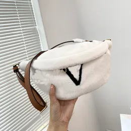 Moda kobiety zima misia fanny fanny designer torby klatki piersiowej Louiseits Crossbody wełna wełna miękka futra Bomb