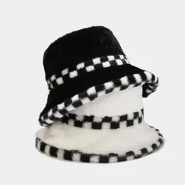 Ampla borda chapéus balde chapéus xadrez impressão faux pele balde chapéu boné de inverno para mulheres homens ao ar livre quente fofo pescador chapéus panamá bob 231009