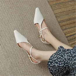 Sandaler pekade tåpumpar Braid Band Buckle Strap Women Shoes Vintage Sandalias Concise Chaussures Femme Heeled Zapatos Mujer