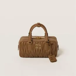 Bolsas de designer de moda de novas mulheres mini bolsas de alta qualidade Bolsa de boliche de lazer Bolsa de ombro da carteira de luxo Temperamento Banqu 6533