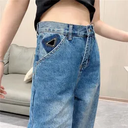 Metal Rozet Denim Pantolon Kadınlar İçin Tasarım Geri İşlemeli Mektup Kot High Street Düz Bacak Pantolon