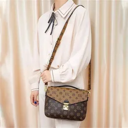 5A M40780 Designer women evening bag Crossbody Messenger Shoulder Bag Pochette Travel Handbag Purse Embossing flower bag M41465 multi pochette accessories