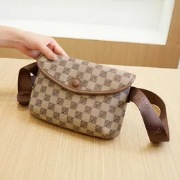 Bolsas 90% de desconto bolsa de peito rede feminina bolsa de cintura vermelha 2023 nova moda avançada sensação de teste moda bolsa de ombro versátil alça de ombro larga bolsa de alça oblíqua