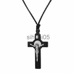 Hänghalsband religiösa inri Crucifix -halsband för män Katolska små träskorshalsband Pendantsmycken Rope Chains Collier 60cm X1009