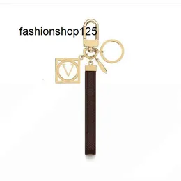 Jewelry Keychains Lanyards Fashion Leather Key Chain Golden Metal Pendants Designer Keychain Mens Women Keyring Monogram Bag Car Pendant Luxury Key Buckle V Keycha