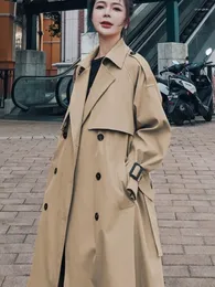 Trench da donna Temperamento francese Design della moda autunnale Corsetto retrò Cappotto doppiopetto allentato in vita per donna Office Lady