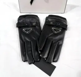 Designer läder fem fingrar handskar kvinnor kort fleece förtjockad handskar vintage trendiga fasta enkla skyddshandskar ug002