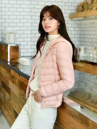 Mulheres para baixo parkas 15 cores mulheres ultra leve puffer jaqueta moda coreana com capuz curto feminino resistente ao vento casaco respirável 231009
