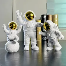 Dekoratif Nesneler Figürinler 3pcs Yaratıcı Reçine Astronot Süsleme Figürü Heykel Spaceman Masaüstü Dekor Modelleme Çocuk Hediye Ev Dekorasyonu 231009