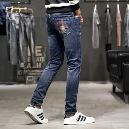 Jeans masculinos designer retrato bordado jeans homens moda calças casuais fino ajuste pés pequenos desgastar versão coreana 0tk8 prcr