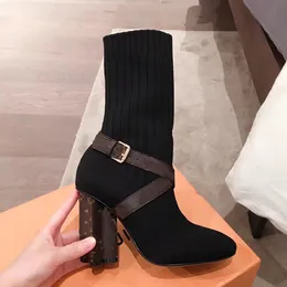 2023 designer feminino meias elásticas martin botas de inverno couro genuíno grosso salto alto luxo fivela de cinto design moda botas de salto grosso