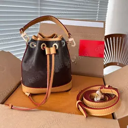 Designer väskor nano noe hink väska kvinnor crossbody väska på väskan dragsko hink med rem axelpåsar mini totes sac lyx handväska handväska plånböcker