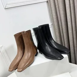 Top Designer Womens Boots Quality Brand Autumn and Winter Water Chelsea Boots English Style Flat Leather Outsole Cowhide Fabrics Side zip high-end leather boots