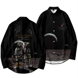 Camicia stampata astronauta da uomo Casual Fit manica lunga Streetwear Colletto alla coreana Bottone Abbigliamento ampio Comfort Top Camicie da uomo331P