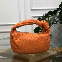 Totes Bottegaaveneta Tasche orangefarbenes Rindsleder geknotet Leichtes Weben und luxuriöse Geometrie L