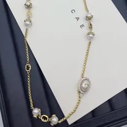Mew svart choker halsband kvinnor boutique designer halsband 18k guld pläterad högkvalitativ smycken skivpläterad pärla kärlek hänge halsband