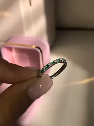 2023 Anelli di nozze dolci e carini Gioielli di moda semplici Argento sterling 925 Smeraldo Singolo zircone Diamante CZ Eternità Festa Donna Anello di fidanzamento Anello regalo