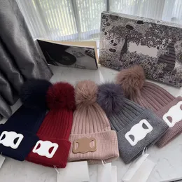 Kadın Örme Şapka Sıradan CE Mektup Tasarımcı Beanie Hat Kadın Soğuk Kap Şeker Renk Sıcak Tatil Seyahat Bonnet En Kalite ile