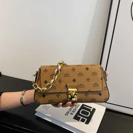 حقيبة سلسلة الكتف النسائية 2023 جديدة منقوشة باليد تحت إشراف متاجر Crossbody بنسبة 95 ٪ من التخليص بالجملة