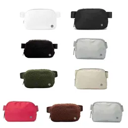 Lulul Fleece Chest Belt Bag Yoga Sport Lululemens Womens Luxury Crossbody Designer Fanny Packポータブルウォータープルーフウエストバムバッグ高品質