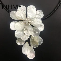 Girocolli LJHMY Elegante eccellente collana di fiori in madreperla Perline di cristallo Collana Boho con conchiglia di mare bianca per donna Bavaglino Regalo elegante 231010