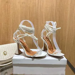 Sandálias de designer de luxo New Clear Begum Vidro Cristal Transparente Slingback Sandália Bombas de Salto Embelezado Branco Karma Anklewraps Andalss Enxada