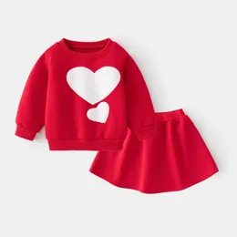 Giyim Setleri 1 2 3 4 5 6Y Çocuk Kızlar Toddler Set Sevimli Kırmızı Kalp Baskı Polar Asla Asla Uzun Kollu Sweatshirt etekler 2pcs kıyafetler