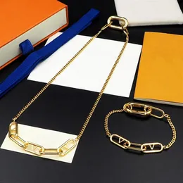 Europe America Fashion Jewelry Sets Men Gold Silver-colour Hardware Engraved V Letter Mini Signature Chain Necklace Bracelet M0032297k