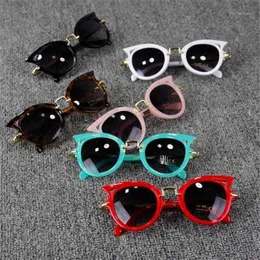2020 New Retro Cat Eyes Kids Sunglasses Baby Wild British Style Metal Sunglasses Women Men Retro Brand Sun Glasses for Party1218j