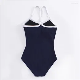 Dwodołówka dla kobiet 2023 Wisuwore azjatycka seksowna jednoczęściowa kostium kąpielowy Mała klatka piersiowa, aby pokazać cienki otwarty bikini bańka bikini