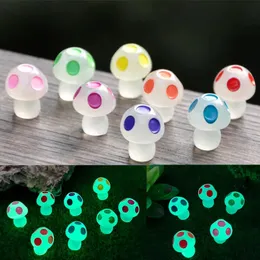 Decorative Objects Figurines 5 20 Pcs Mini Luminous Mushroom Home Decor Moss Landscape Ornaments Glowing Potted Ornament Miniature Gardening Fairy Garden 231011