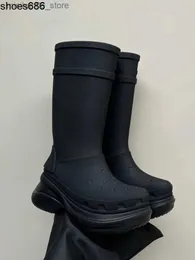 Botas outono e inverno 2022 balenciga dark horse único produto co marca buraco sapatos agitando sola antiderrapante grossa sola alta ascensão mostrar botas q231012