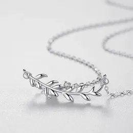 Chains Leaf Necklace Women's Forest Simple Small Fresh Branch Pendant Niche Design Net Red Silver JewelryML5689235