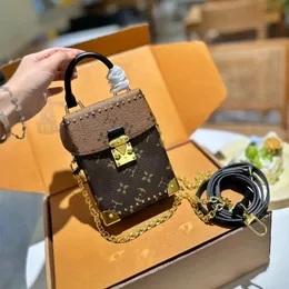 Luksusowe projektanty damski pudełko kamery torebki monogramy mody mini -ramię w torbie dekoracji torby crossbody backpack zdejmowane pudełko na pasek na ramię