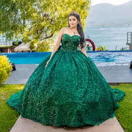 Abiti stile Quinceanera con scollo a cuore lucenti verde smeraldo per dolci 15 anni Abiti da principessa sexy con spalle scoperte Abito da ballo gonfio con perline di pizzo