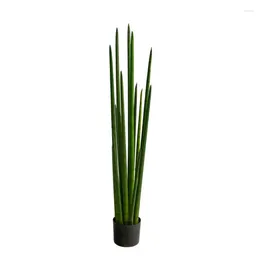 Decoratieve bloemen groene Sansevieria kunstplant in plastic pot