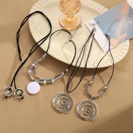 Anhänger Halsketten Handgemachte Böhmische Ethnische Stil CCB Swirl Legierung Für Frauen Vintage Strand Urlaub Leder Seil Kreative Schmuck