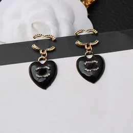 Placcato oro 18 carati Designer di marca di lusso Lettere Orecchini a bottone Cuore nero Eardrop Donne geometriche Argento 925 Orecchini con strass di cristallo Festa di nozze Jewerlry