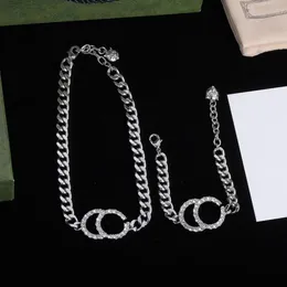 Mode Alfabetet Crystal Necklace Women's Designer Armband Silver Jewelry Set's Jubileum Party Gifthigh Quality with Box