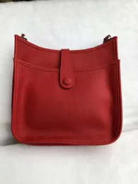 Cross Body Bag axelväska Luxurys handväskor väskor designer kvinnor väska perforerat äkta läder vanlig lyx designer väska kvinna på språng handväska bästa märken resor