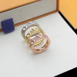 حلقة Love Screw Designer Rings For Woman Classic Luxury Lover Ring For Love Wedding Diamond Ring 18K Gold Silver Rose Never Fade Net Allergic Size: 6/7/8/9 with box