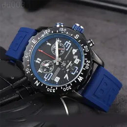 Avenger Designrer Watch Quartz Movement Watches 고품질 지구력 프로 크로노 그래프 44mm reloj 다중 색상 고무 럭셔리 시계 방수 XB048