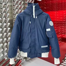 남성용 파카스 고품질 남성 브랜드 디자이너 파카스 겨울 따뜻한 빙하 동의어 시리즈 캐나다 거위 다운 jacekt 캐주얼 화이트 배지 파커 재킷 CM3G