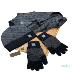 Fashion Wool Trend Hat Scarf Set Luxury Sacoche Hats Män och kvinnor Fashions Designer Shawl Cashmere Scarfs Handskar Lämpliga för vinter halsdukar