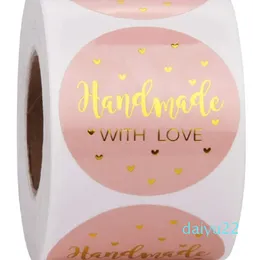 vendita all'ingrosso Fatti a mano con amore Adesivi in carta Kraft Etichette adesive rotonde rosa Adesivo per la decorazione della festa nuziale