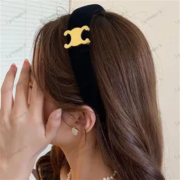 Womens Designer Headband för damer Luxury Hair Clip Brand Classic Gold Buckle Fashion Hair Clips Hairpins Claws 7 Styles253d