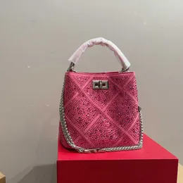 Lady Luxury Designer Buck Bags Zarif Elmas V Mektup Çapası Kadınlar Düz Renk Akşam Çanta Tasarım Omuz Tote Çantası 231013