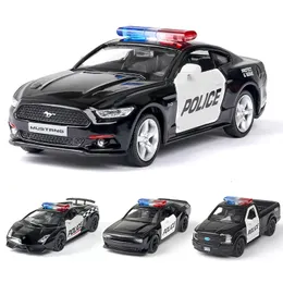 Diecast Model Car 136 Diecast Eloy Car Models Challenger 2 Dörrar öppnade med Pull Back Function Metal Sports Car Model for Children Toys 231012