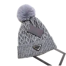 Designer clássico outono/inverno fedora quente moda masculina e feminina chapéu de malha universal outono lã ao ar livre quente hairball chapéu