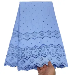 Himmelblauer Schweizer Voile-Baumwoll-Nähstoff, polierte Spitze, 5 Yards, Stickerei, afrikanisches Kleid für Frauen, Hochzeitsabend, nigerianische moderne Party, hohe Qualität, 2023, YQ-8322